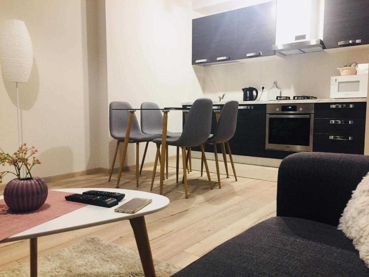 Sol'S M2 White Modern Apartments Tbilisi Esterno foto